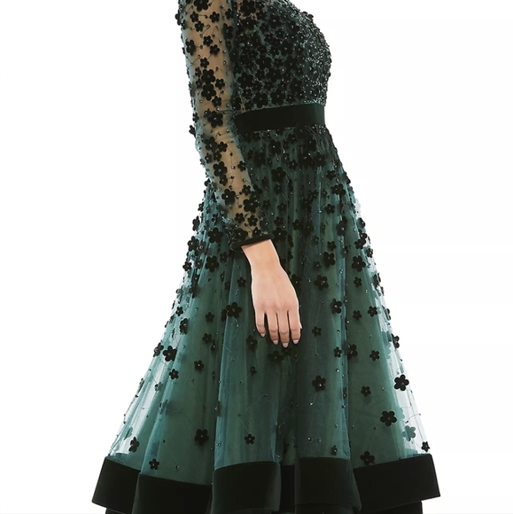 Beautiful and alegant mother of bride - Picture 6 of 12